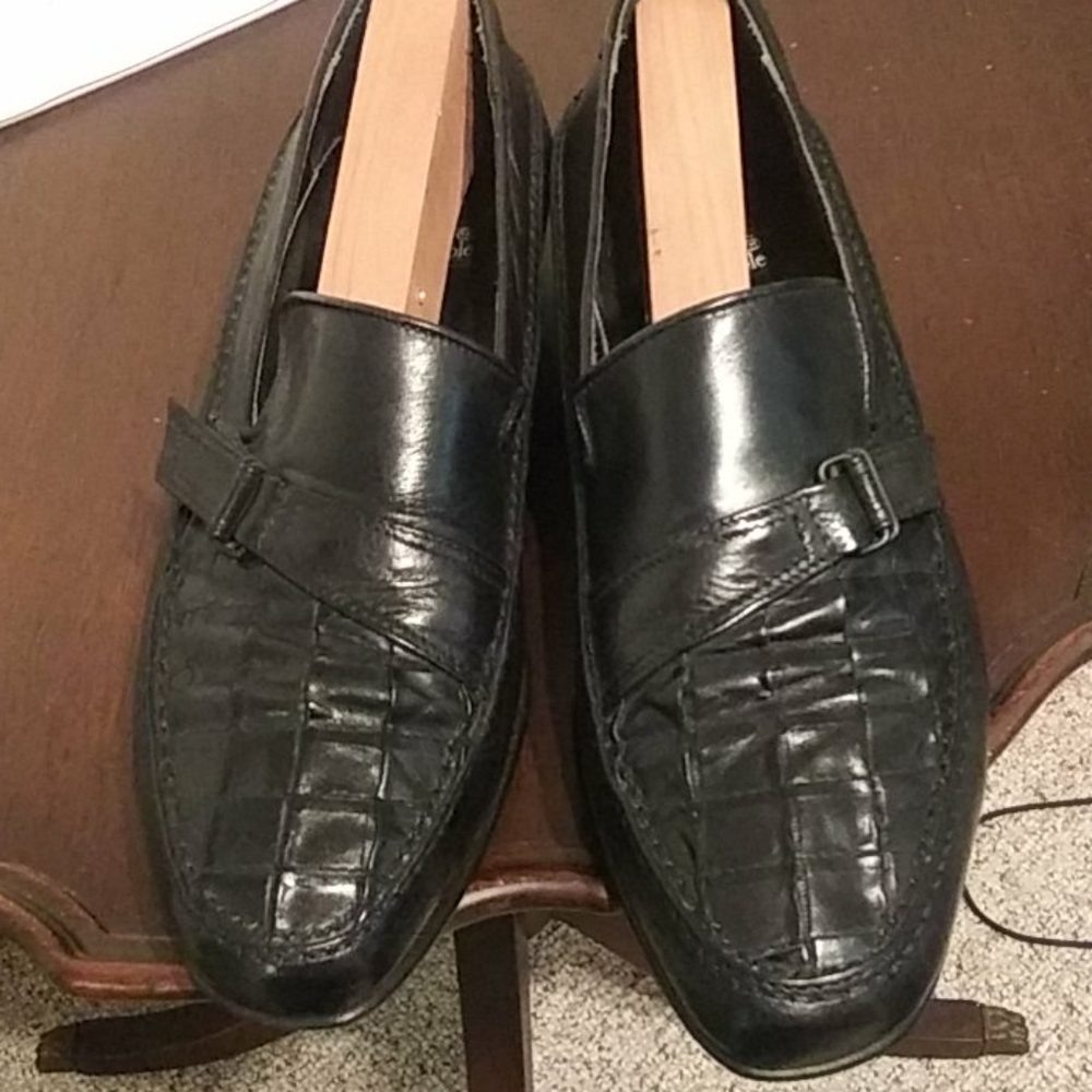 Men's Shoes. Size 8.5 Mint Condition